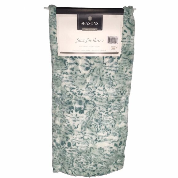 Faux Fur Green White Plush Throw Blanket 50" X 60" Cozy Winter - Picture 9 of 10